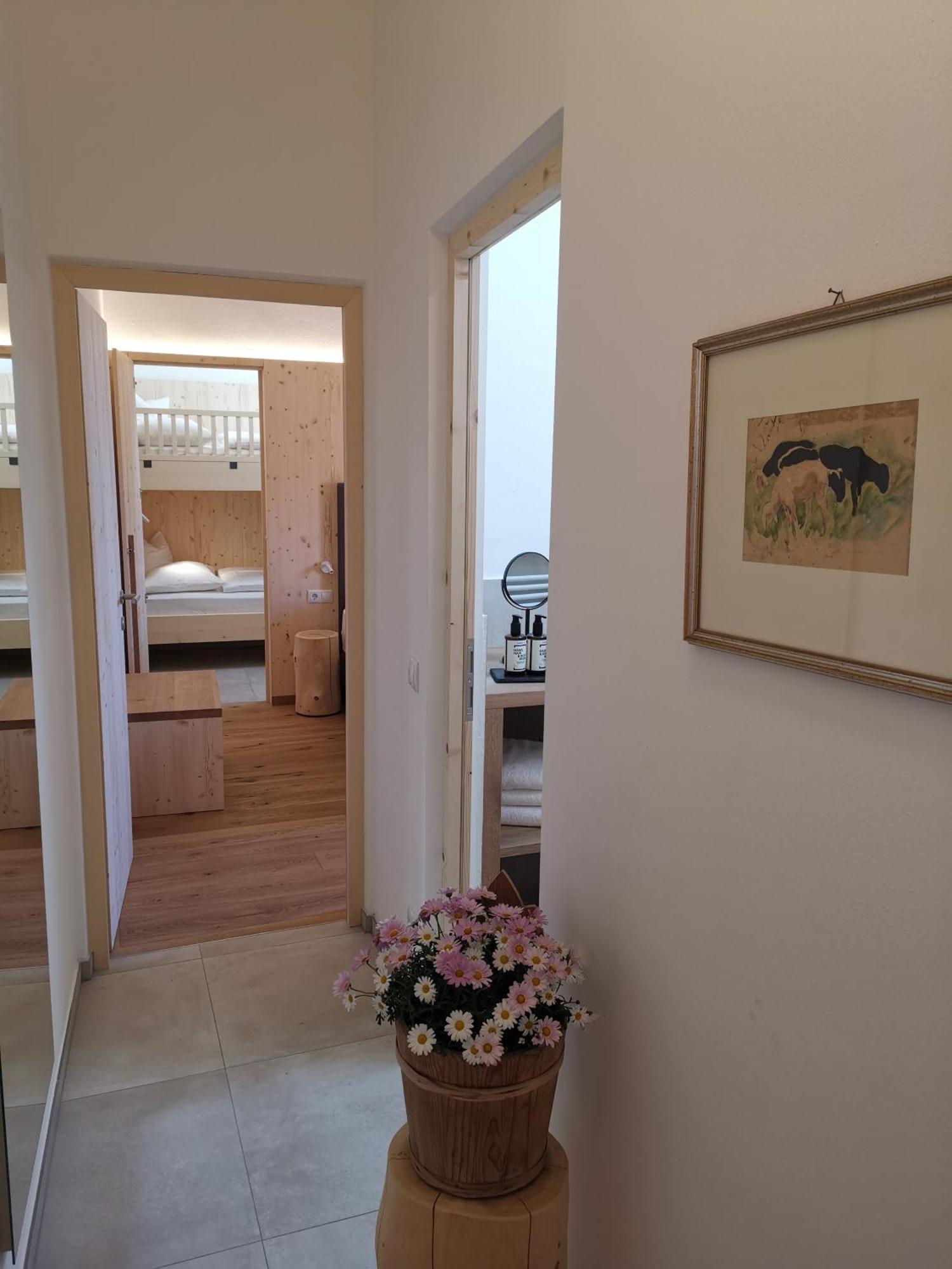 Ansitz Grustdorf Apartment Appiano Sulla Strada Del Vino Bagian luar foto